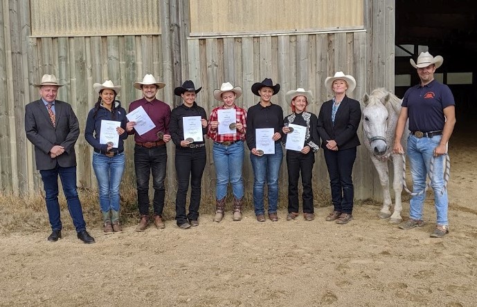 WRC2019_EggendorfimThale_bearb_cprivat NOEPS Beisitzer Otto Kurt Knoll, Agnes Bauer, Reinhard Müller, Elisabeth Imsirovic, Nadine Frisch, Verena Frisch, Kerstin Lechner, Richterin Manuela Hannak, Pferd Jani, Organisator Peter Ambroz . (c) privat